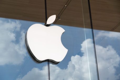 Apple’s General Counsel and Government Affairs Head to Retire