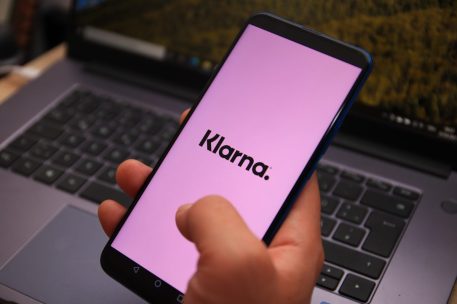 Klarna Expands BNPL Presence in Furniture Category with Cozey Partnership