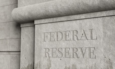 Fed Flags Structural Weak Spots in Stablecoins and Digital Money Funds
